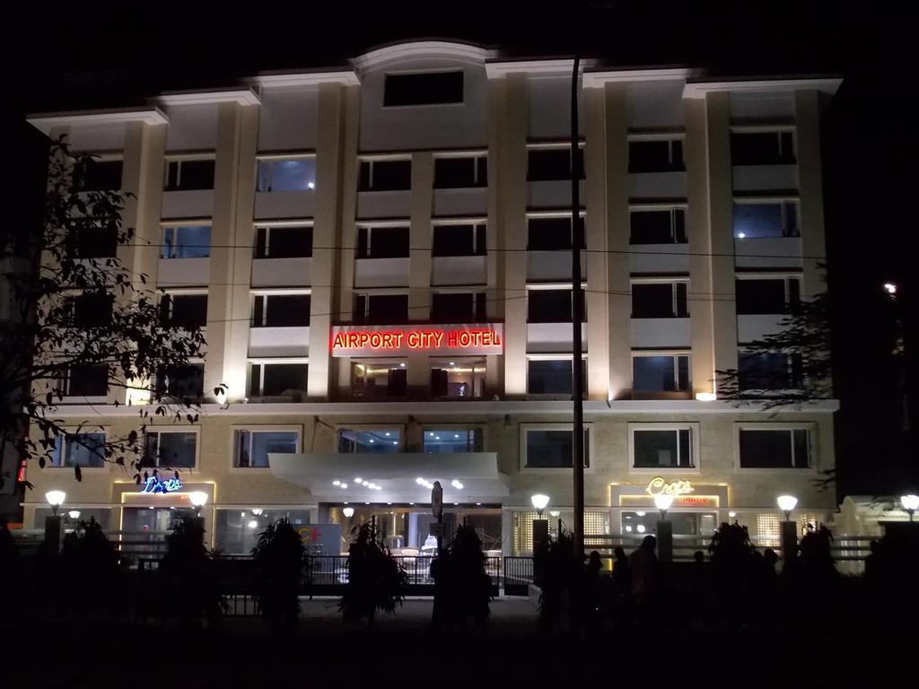 Airport City Hotel Calcutta Extérieur photo